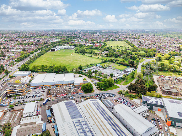 Anderson Road, Woodford 135-2