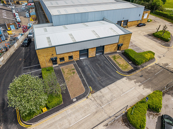 Anderson Road, Woodford 150-2