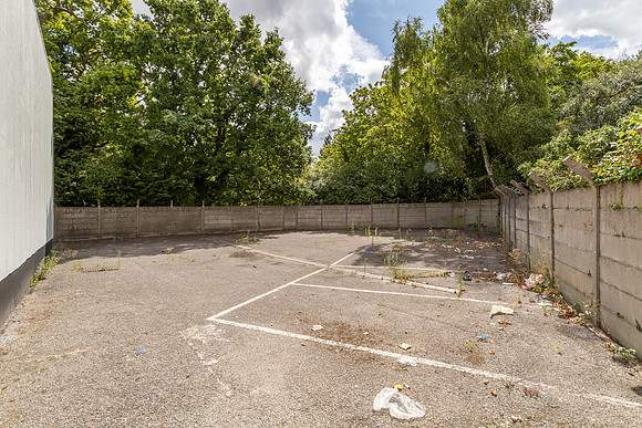 17 Brick Knoll Park 42