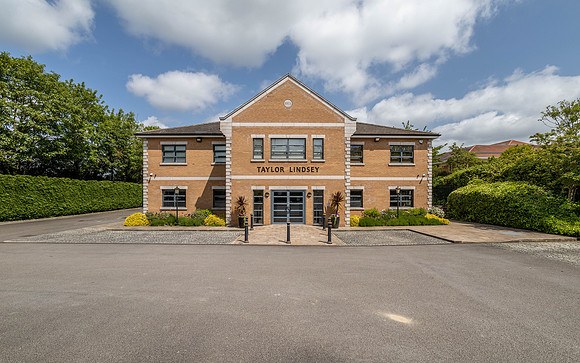 Taylor Lindsey Offices 016