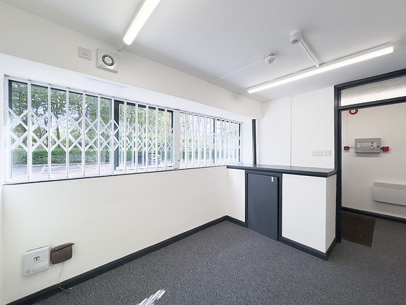 Unit 11 Carters Lane 099