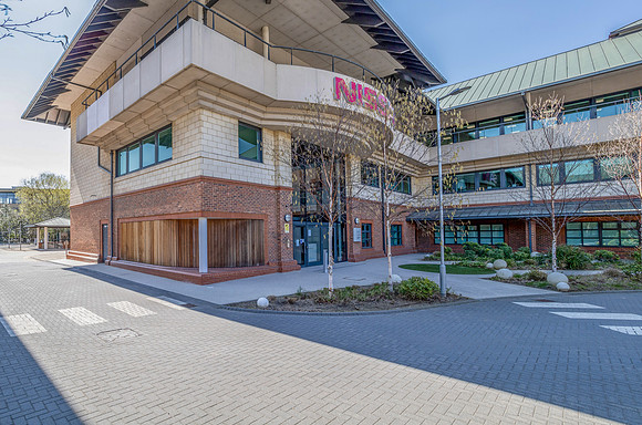 Nissan Building 018