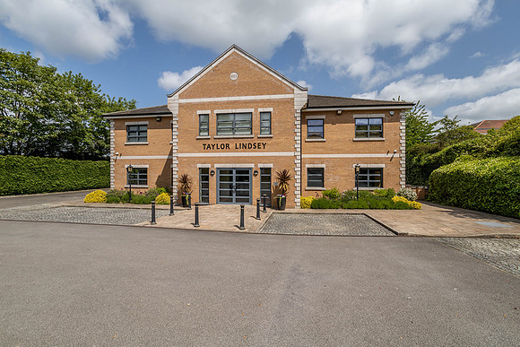 Taylor Lindsey Offices 017