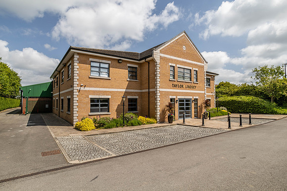 Taylor Lindsey Offices 013