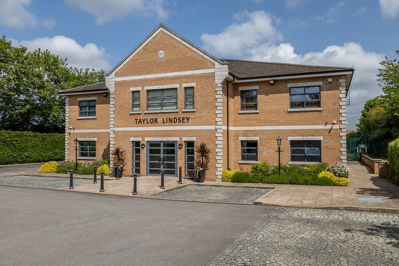 Taylor Lindsey Offices 010
