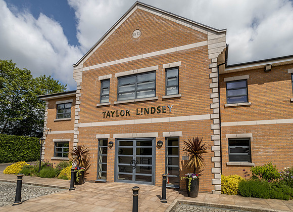 Taylor Lindsey Offices 020