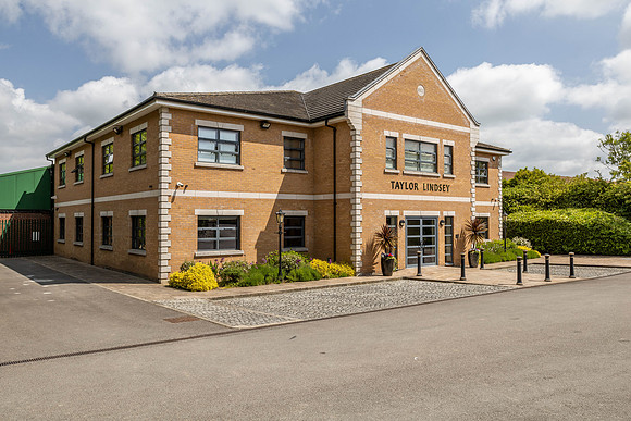 Taylor Lindsey Offices 012