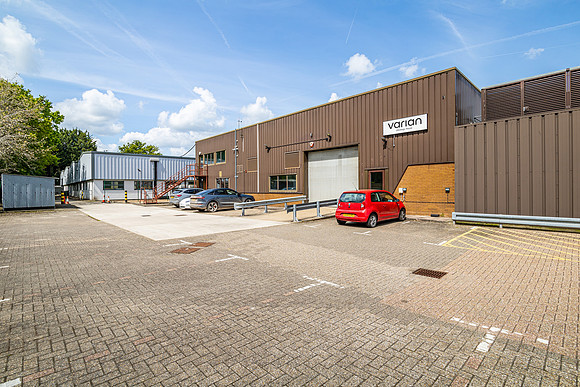 Oncology House, Crawley 025