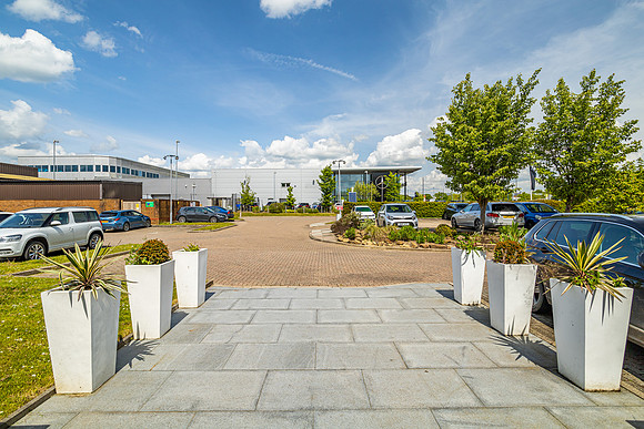 Oncology House, Crawley 019