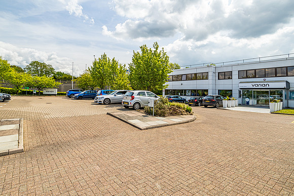 Oncology House, Crawley 005