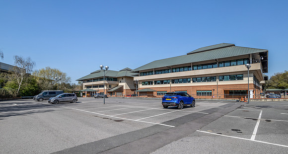 Nissan Building 034