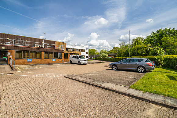 Oncology House, Crawley 026