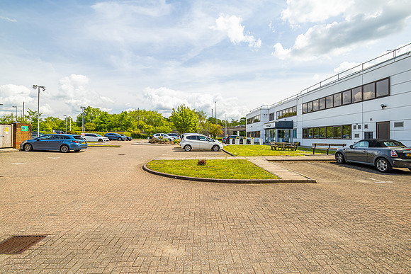Oncology House, Crawley 008