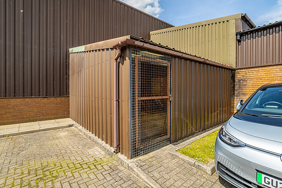Oncology House, Crawley 037