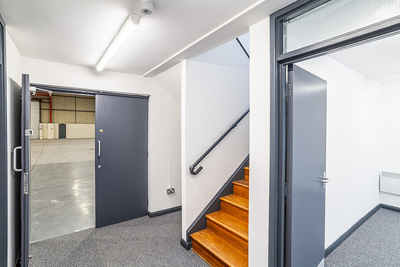 Unit 11 Carters Lane 096