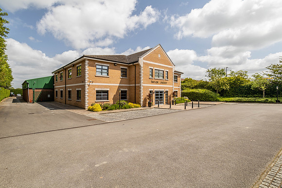 Taylor Lindsey Offices 011