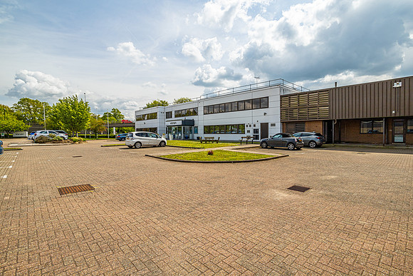 Oncology House, Crawley 015