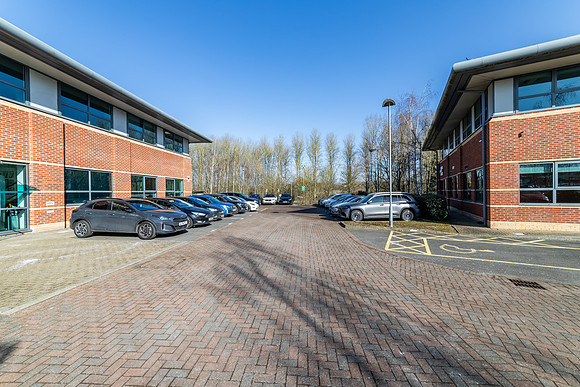 5 Grange Park Court, Northampton 014