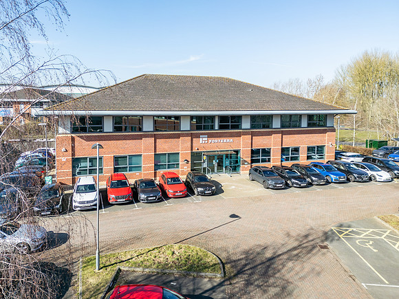 5 Grange Park Court, Northampton 004