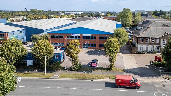 3 Maxted Road 001