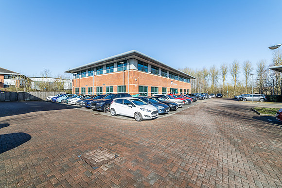5 Grange Park Court, Northampton 018