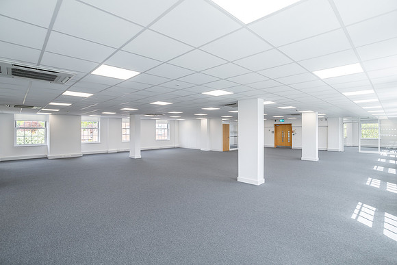 Roseanne House 3rd Floor Suite - Welwyn Grden City-4