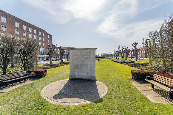 Rosanne House 082