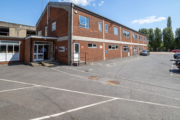Maple Lodge Close-42