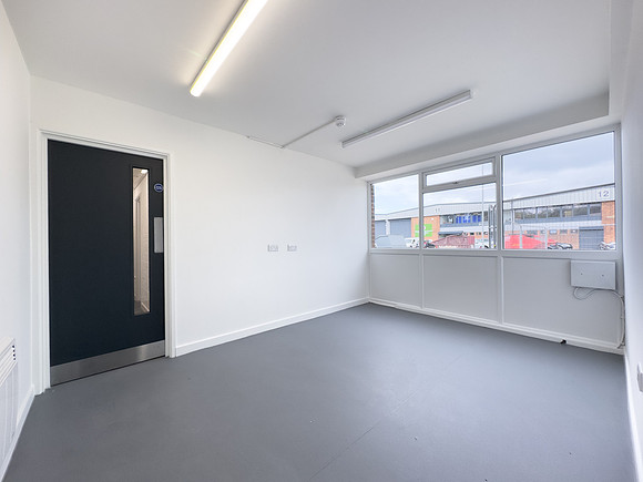 Units 5 - 12a -14 - Eldon Way Ind Biggleswade 015