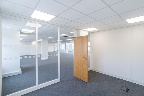 Roseanne House 3rd Floor Suite - Welwyn Grden City-17