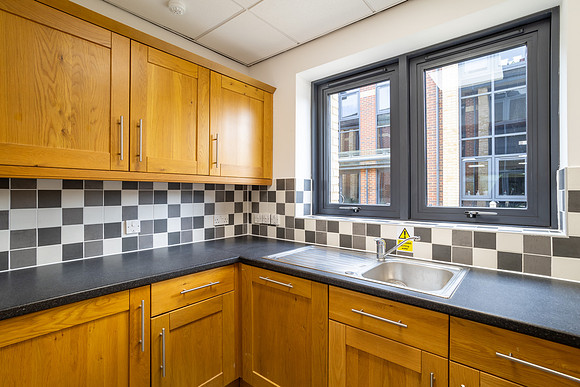 32 & 34 Queensbridge-10