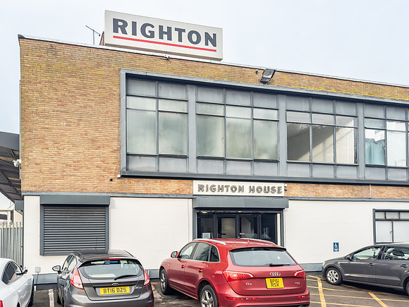 Righton_Hse_024
