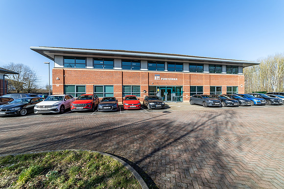 5 Grange Park Court, Northampton 007