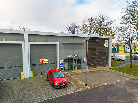 Chichester Trade Centre - Unit 8 - Aerials - 004