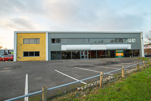 Chichester Trade Centre - Unit 11 - Exteriors - 005