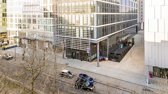 Metropolitan_House_003