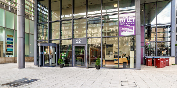 Metropolitan_House_006