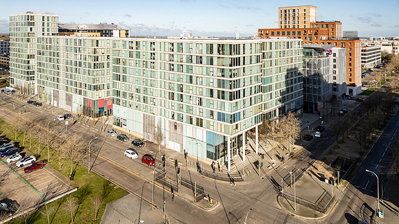 Metropolitan_House_023