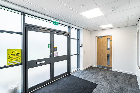 Unit E Elstree Trade Park-76