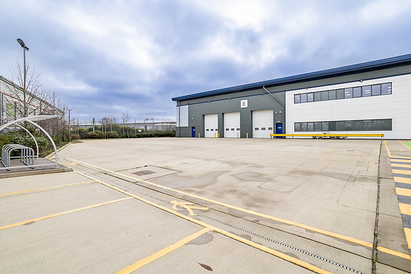 Unit E Elstree Trade Park-90