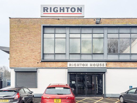 Righton_Hse_025