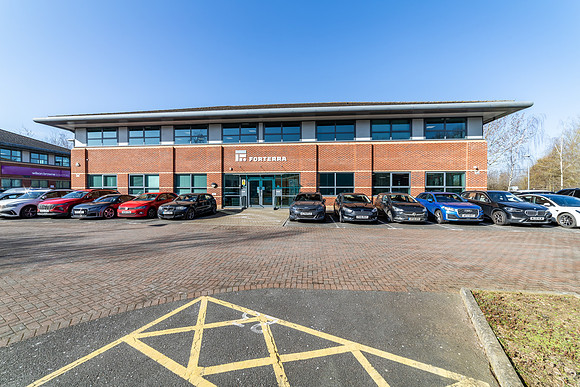 5 Grange Park Court, Northampton 010