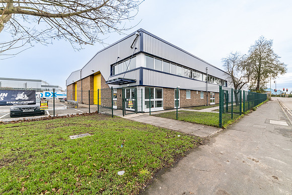 Unit 14 Trident Ind Estate 037