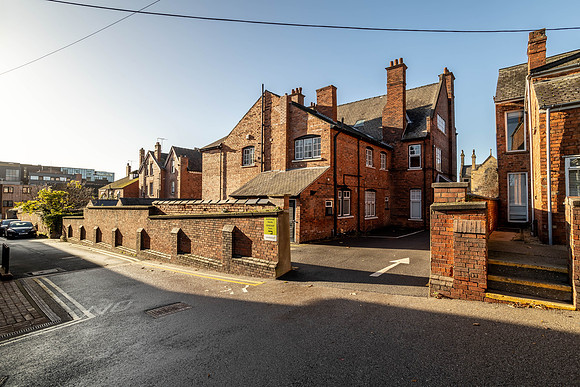 9-17 The Avenue - Lincoln-88