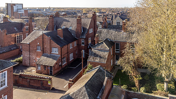 9-17 The Avenue - Lincoln-71
