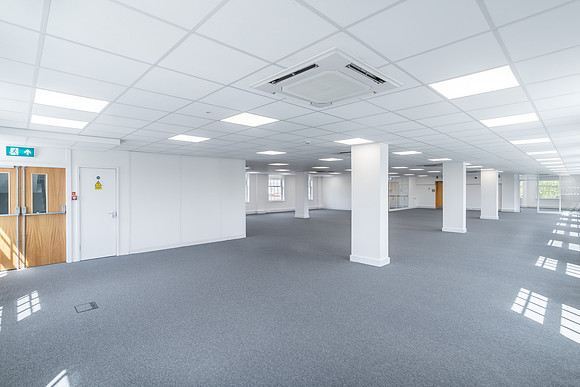Roseanne House 3rd Floor Suite - Welwyn Grden City-5
