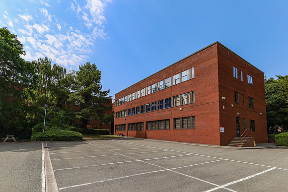 Woodlands House 02