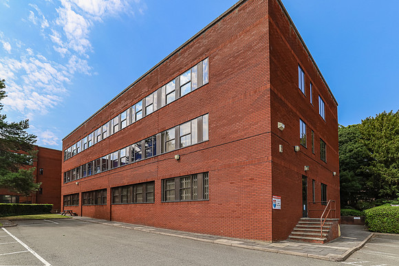 Woodlands House 03