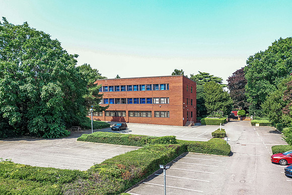 Woodlands House 08