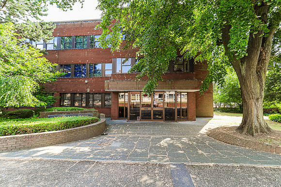 Woodlands House 12